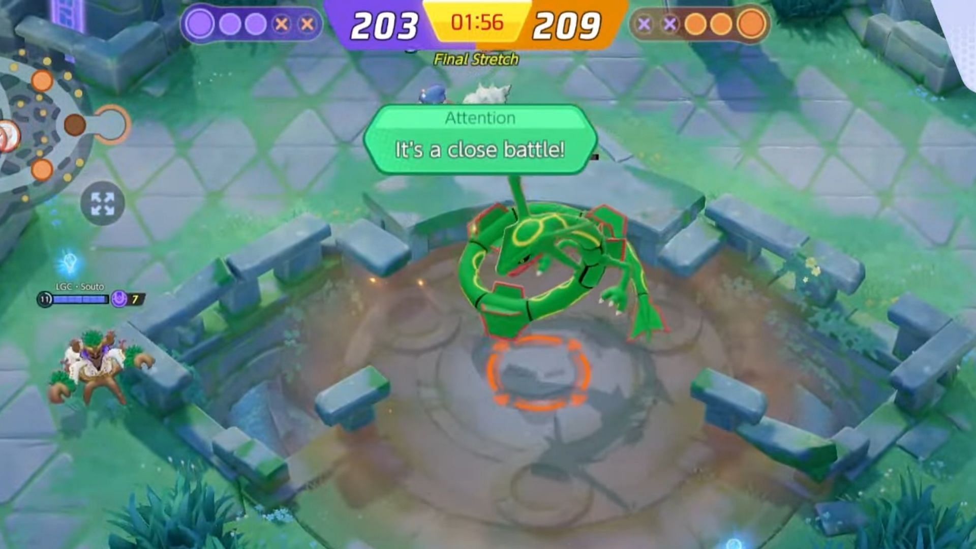 Gli avvisi di punteggio hanno anche un determinato codice colore per un'analisi rapida della posizione attuale della squadra (immagine tramite The Pokemon Company)